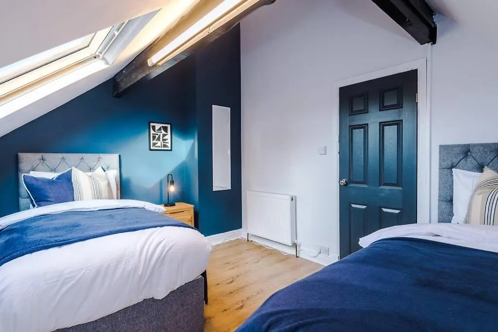 Tatil Evi Huge House In Headingley Leeds - 6 Bedroom - 10 Actual Beds - Sleeps 13 - By Purestay Accommodation Meanwood