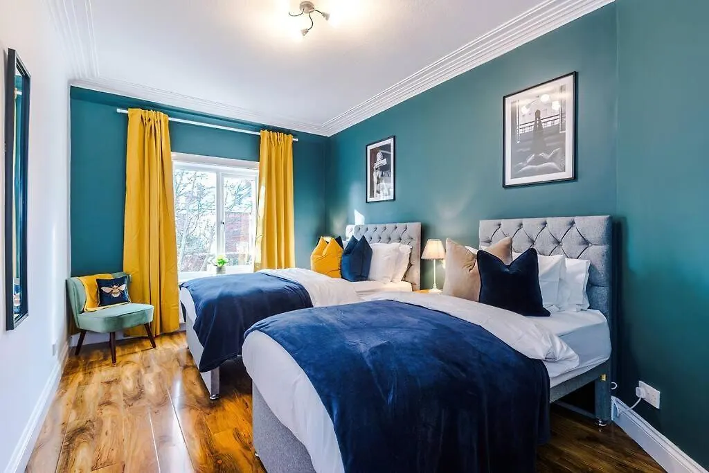 Tatil Evi Huge House In Headingley Leeds - 6 Bedroom - 10 Actual Beds - Sleeps 13 - By Purestay Accommodation Meanwood