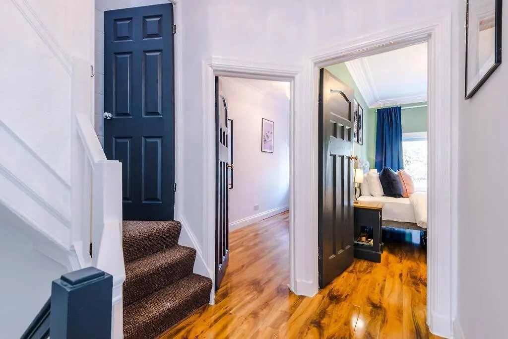 Huge House In Headingley Leeds - 6 Bedroom - 10 Actual Beds - Sleeps 13 - By Purestay Accommodation Meanwood 0*,