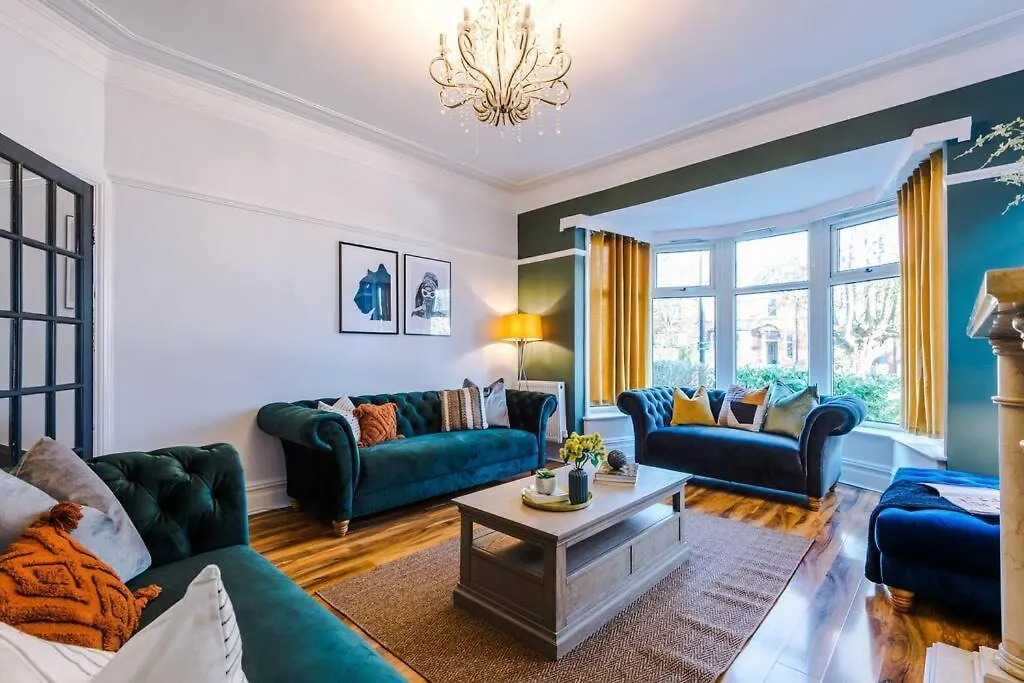 Huge House In Headingley Leeds - 6 Bedroom - 10 Actual Beds - Sleeps 13 - By Purestay Accommodation Meanwood