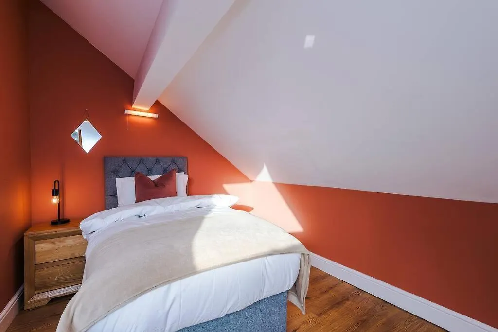 Holiday home Huge House In Headingley Leeds - 6 Bedroom - 10 Actual Beds - Sleeps 13 - By Purestay Accommodation Meanwood United Kingdom